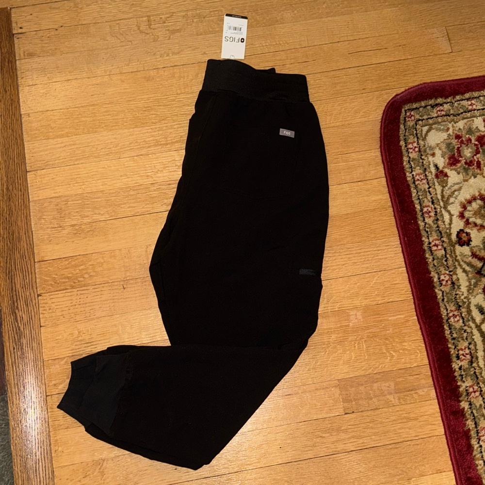 FIGS jogger scrubs. With Yoga waistband!M/P.